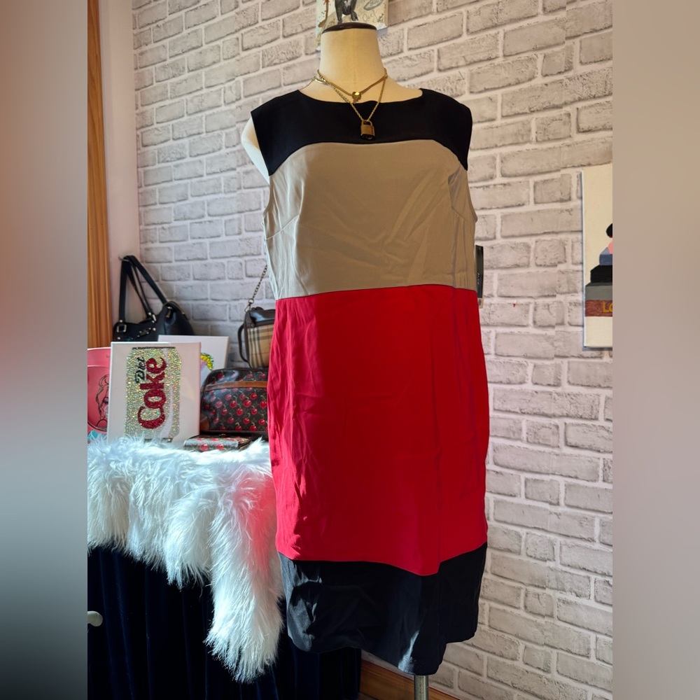 Alyx Black, Beige & Red Colorblock Sleeveless Shift Dress
